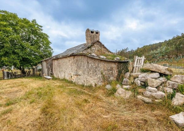 Galicia, Lugo, Ourol, country house, oven house 1