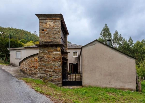 Galicia, Lugo, Pontenova, country house, street view