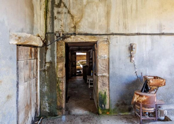  Galicia, La Coruña, Abegondo, granja, pasillo