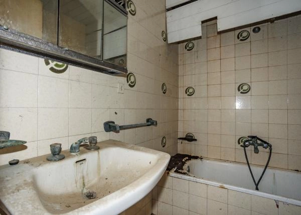 Galicia, Coruña, Abegondo, granja, baño