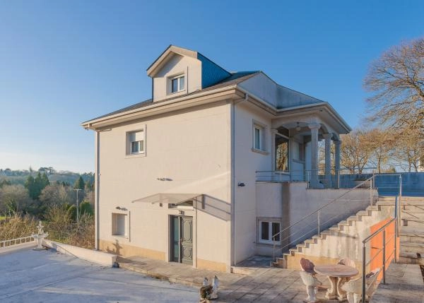 Galicia, Lugo, Castro de Rei, chalet, vista lateral