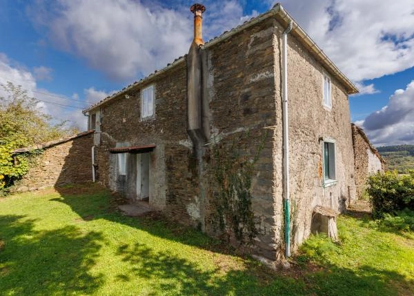 1590 Pontecarreira exteriores side view 