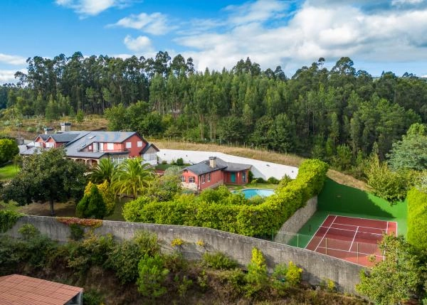 Galicia, La Coruña, Santiago, chalet, sports area