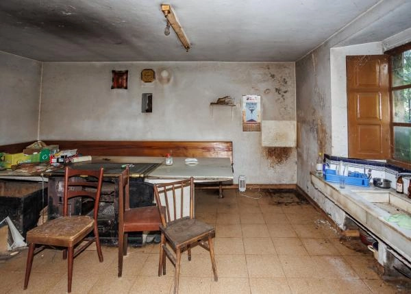 1836- Galicia, Lugo, Castro de Rei, casa de campo, kitchen