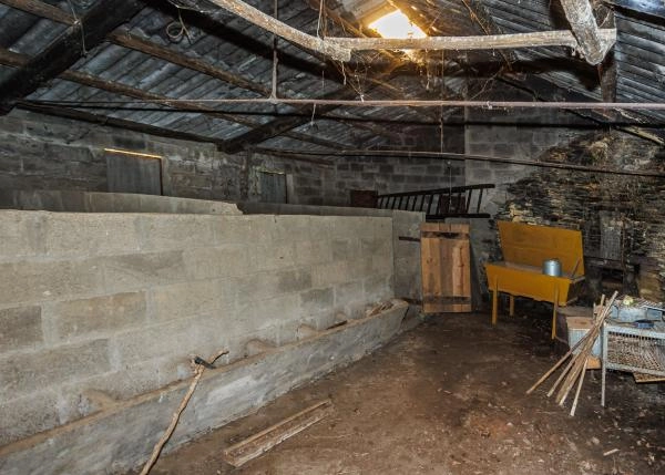 Galicia, Lugo, Castro de Rei, casa de campo, cuadras de ganado 2