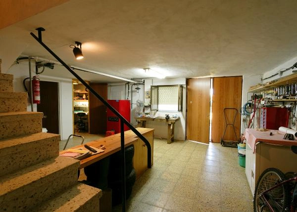 Leon Bierzo, casa de campo, taller bajo