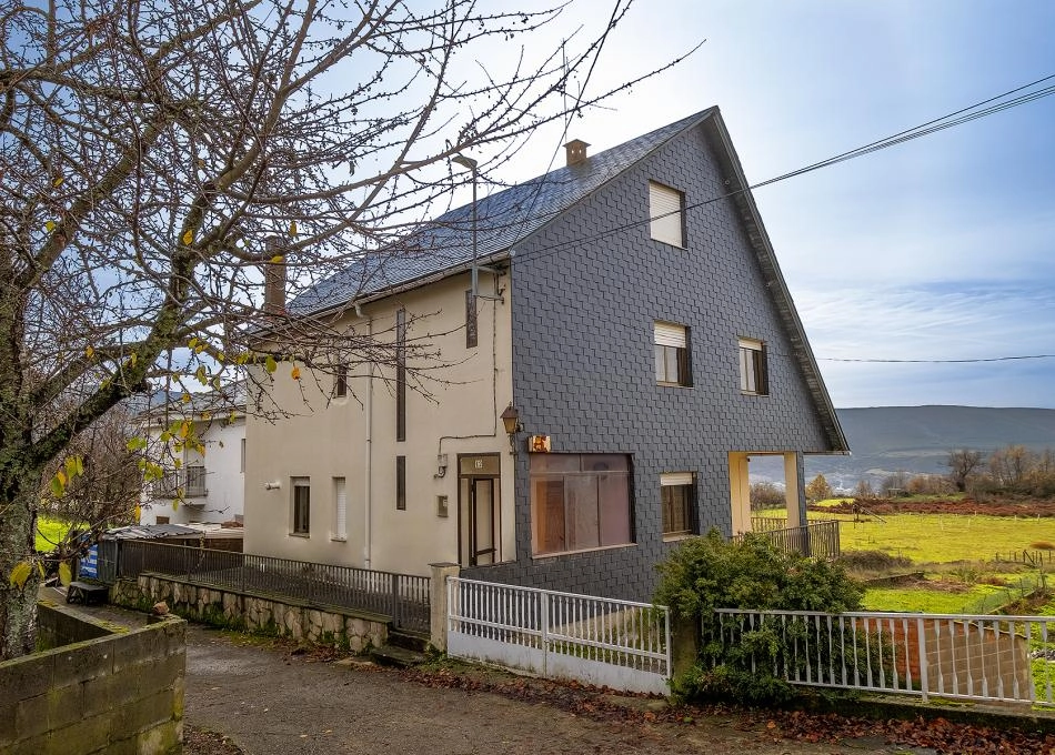 Leon, Bierzo, vista desde calle