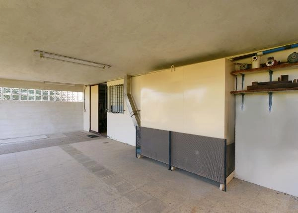 Leon Bierzo casa de campo, garaje