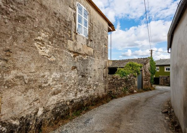  Galicia, Lugo, Picato, casa de campo, vista calle