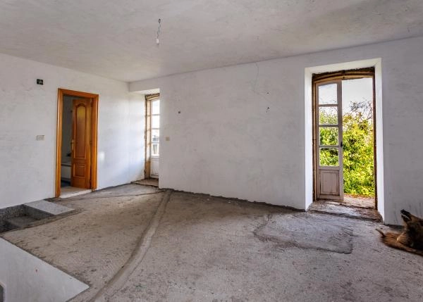  Galicia, Lugo, Picato, casa de campo, comedor en obras 