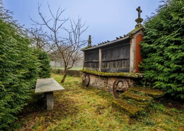 Galicia, Lugo, Guitiriz, casa de campo, horreo