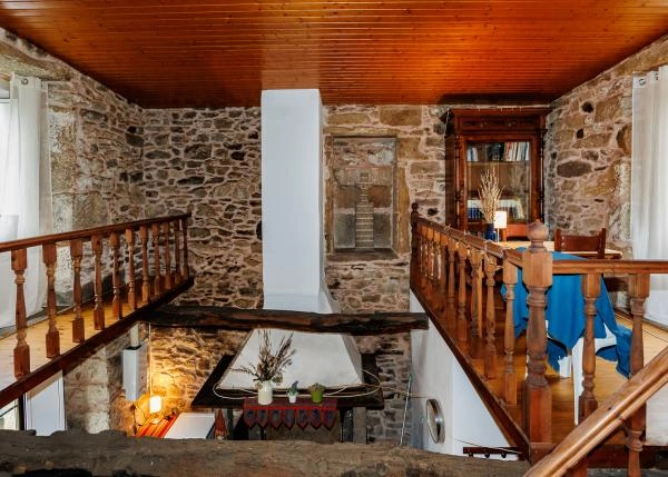 Galicia, Lugo, Guitiriz, casa de campo, balconada 1