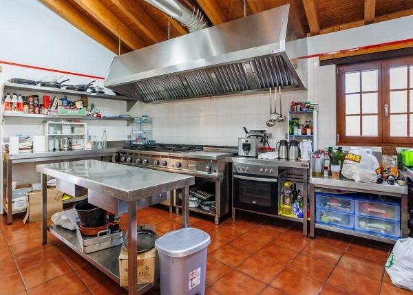  Galicia, Lugo, Pobra de Brollon, Pueblo, cocina 1