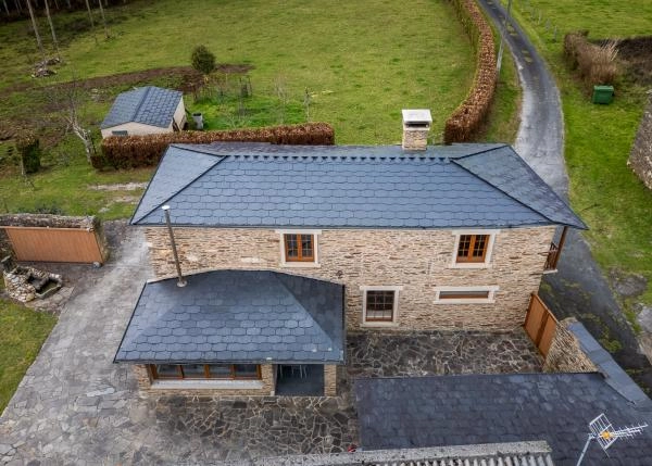 Galicia. Coruña, Mañon, casa de campo, vista area 1