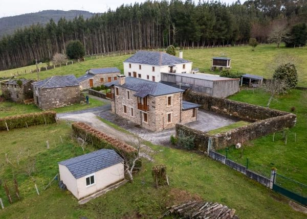 Galicia. Coruña, Mañon, casa de campo, vista area 