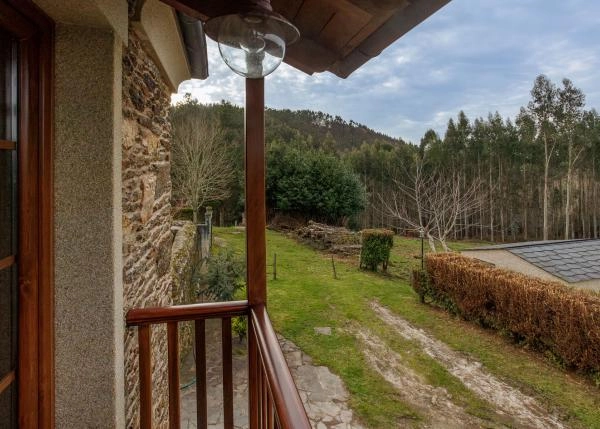 Galicia. Coruña, Mañon, casa de campo, balconada 1
