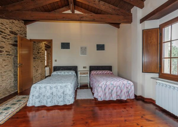 Galicia. Coruña, Mañon, casa de campo, habitacion 4