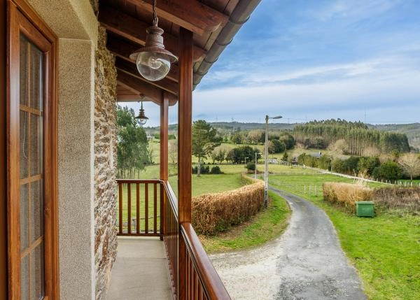 Galicia. Coruña, Mañon, casa de campo, balcon 2