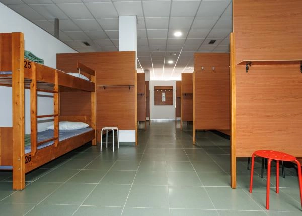 1975-Galicia, O Pino, albergue peregrinos, bedroom 5