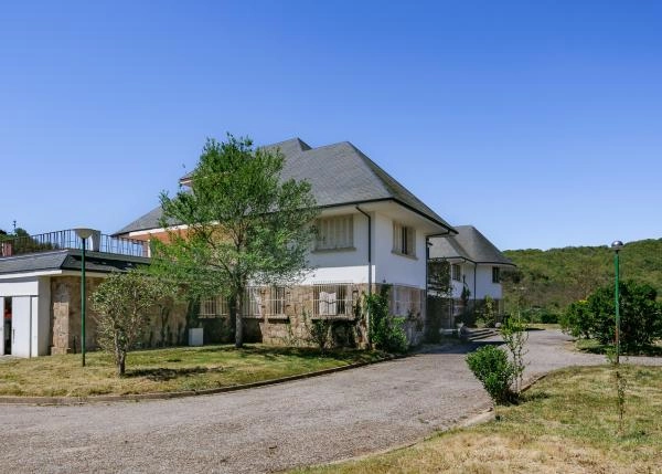 Galicia, Ourense,casa de campo, vista lateral 1