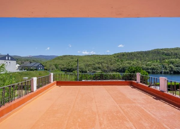  Galicia, Ourense, casa de campo, vista desde balconada 2