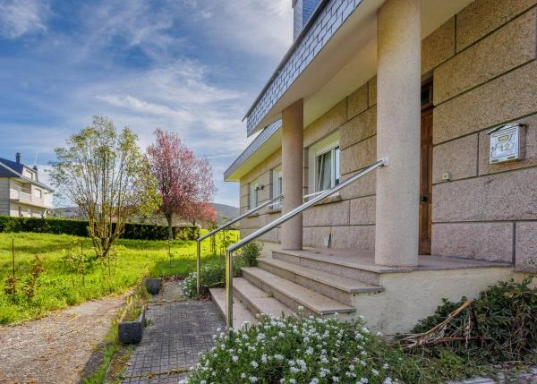 Galicia Ourense CastroCaldelas, porche