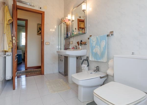 Galicia Ourense CastroCaldelas, baño 6