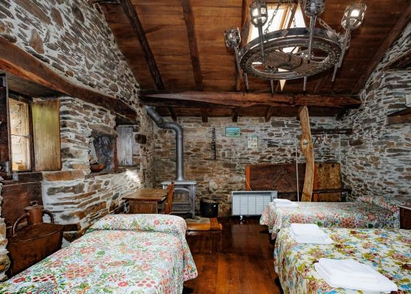 Galicia, Lugo, Navia de Suarna, habitacion 1 casa de campo