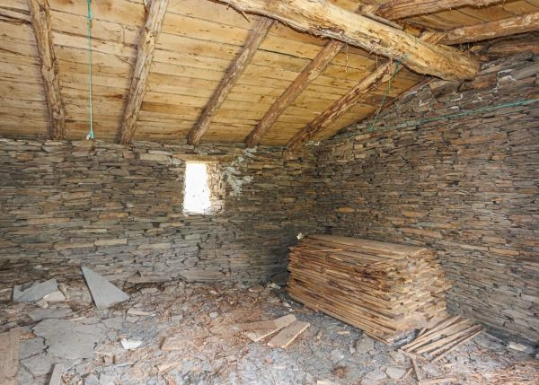 Galicia, Lugo, Samos, tejado nuevo