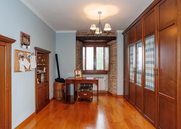 Galicia. Lugo, house with pool, vestidor