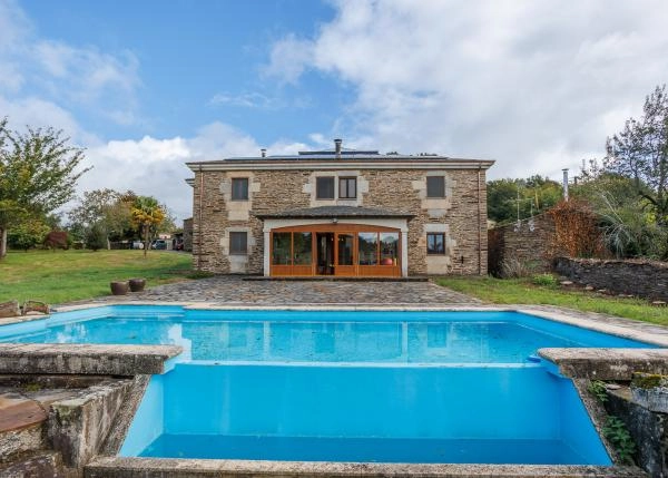 Galicia. Lugo, house with pool, 3