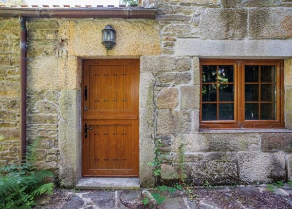 Galicia, Lugo; Begonte, main door