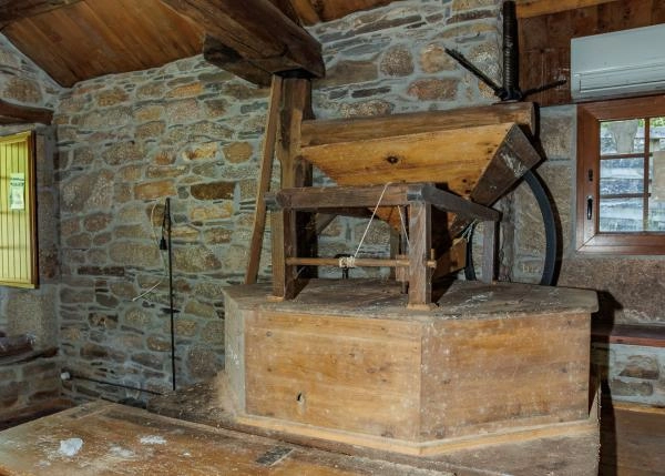 Galicia, Lugo; Begonte, mill machinery