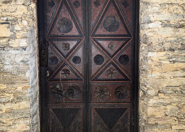 Asturias, Vegadeo, puerta tallada