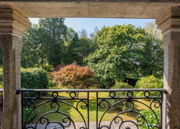 Galicia, Lugo, Cospeito,vista de jardin 4