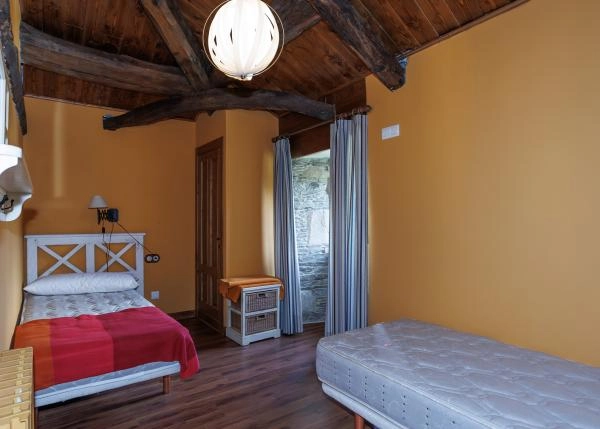 Galicia, Lugo, Cospeito, habitacion 