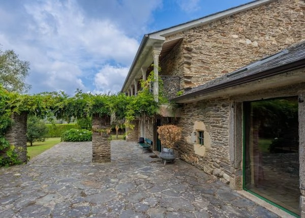 Galicia, Lugo, Cospeito, exterior 3