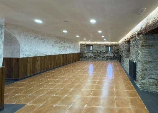 2107-Galicia, Lugo, Pontenova, salon 3