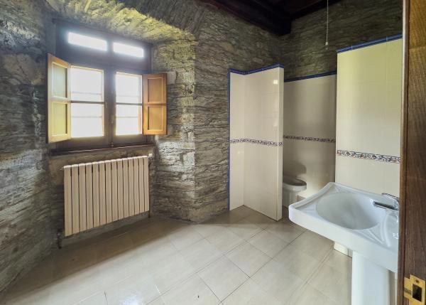 2107-Galicia, Lugo, Pontenova, baño 1
