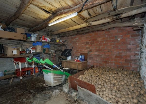 2128 - Galica, Lugo, Outeiro de Rei, almacen patatas 