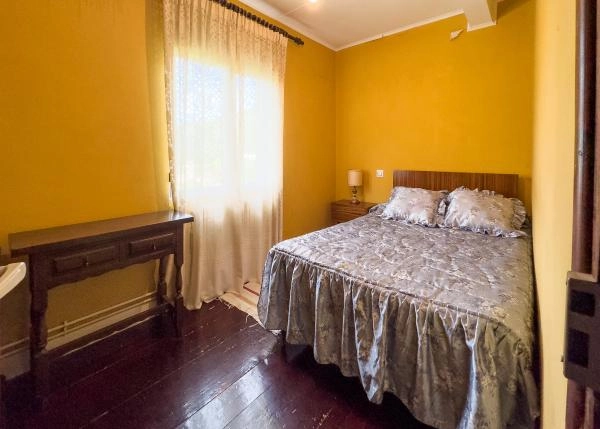 Galicia, Lugo, a Pontenova, habitacion 1