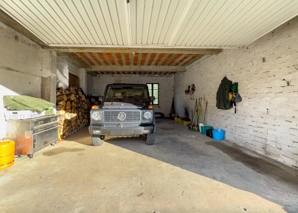 Galicia, Lugo, a Pontenova, garaje 2