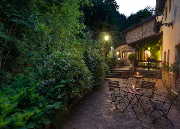 Asturias, Alles, La Tahona Vista exterior 5