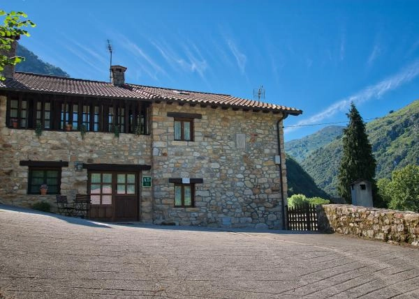 Asturias, Alles, La Tahona vista exterior 11