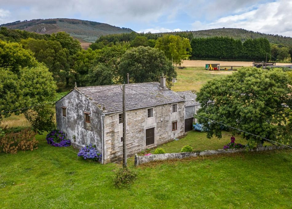 1-GCH-876-casa-labranza-rural-piedra-dron-64bd029676445