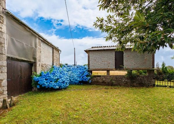 35-GCH-876-casa-labranza-rural-piedra-horreo-hortensias-64bd02ea389d3